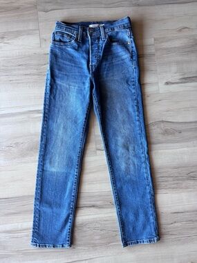Levi's High-Rise Straight Leg Jeans in Blue